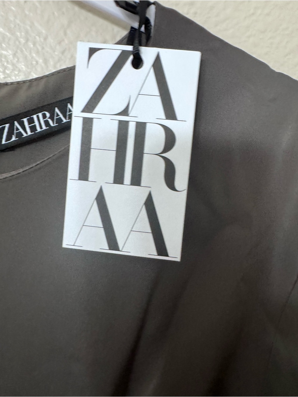 NWT Zahraa The Label Charcoal Tiered Maxi Dress L Smocked Cuff - Picture 8 of 10